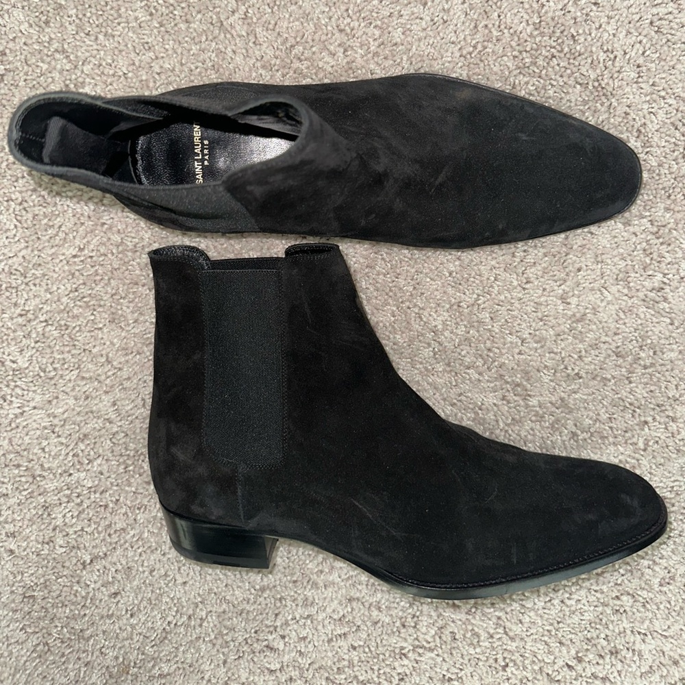 Saint Laurent Men’s Black Suede Chelsea Boots